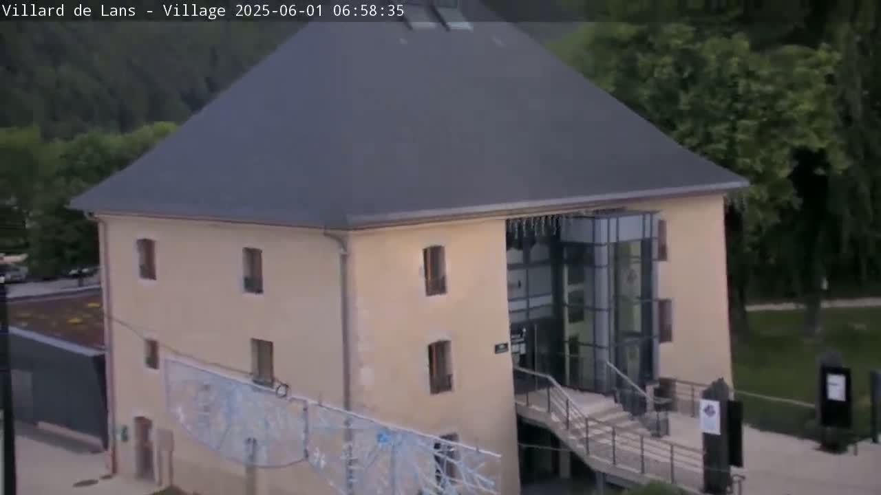 Villard de Lans City Live Cam - Grenoble, Isère, Auvergne-Rhône-Alpes, France