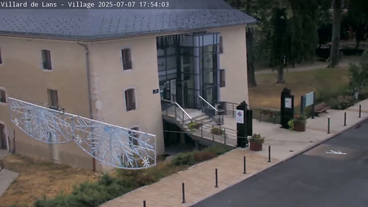 Villard de Lans City Live Cam - Grenoble, Isère, Auvergne-Rhône-Alpes, France