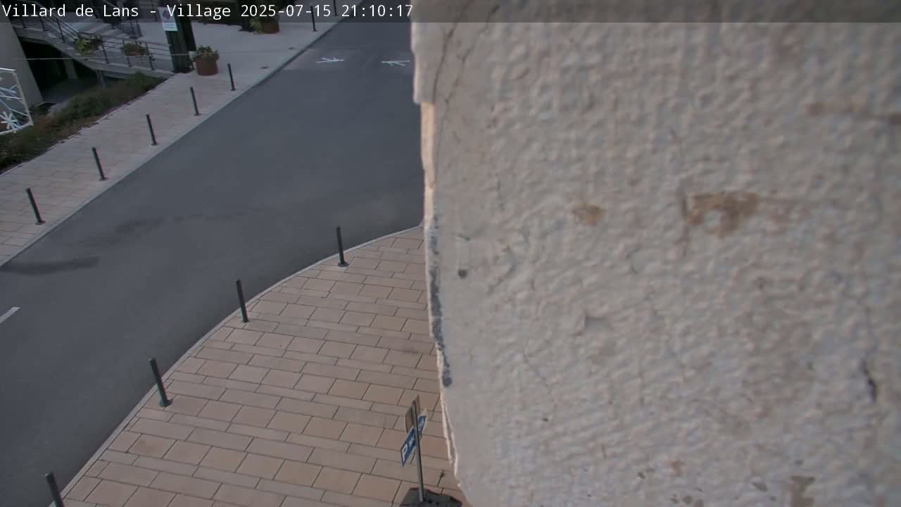 Villard de Lans City Live Cam - Grenoble, Isère, Auvergne-Rhône-Alpes, France