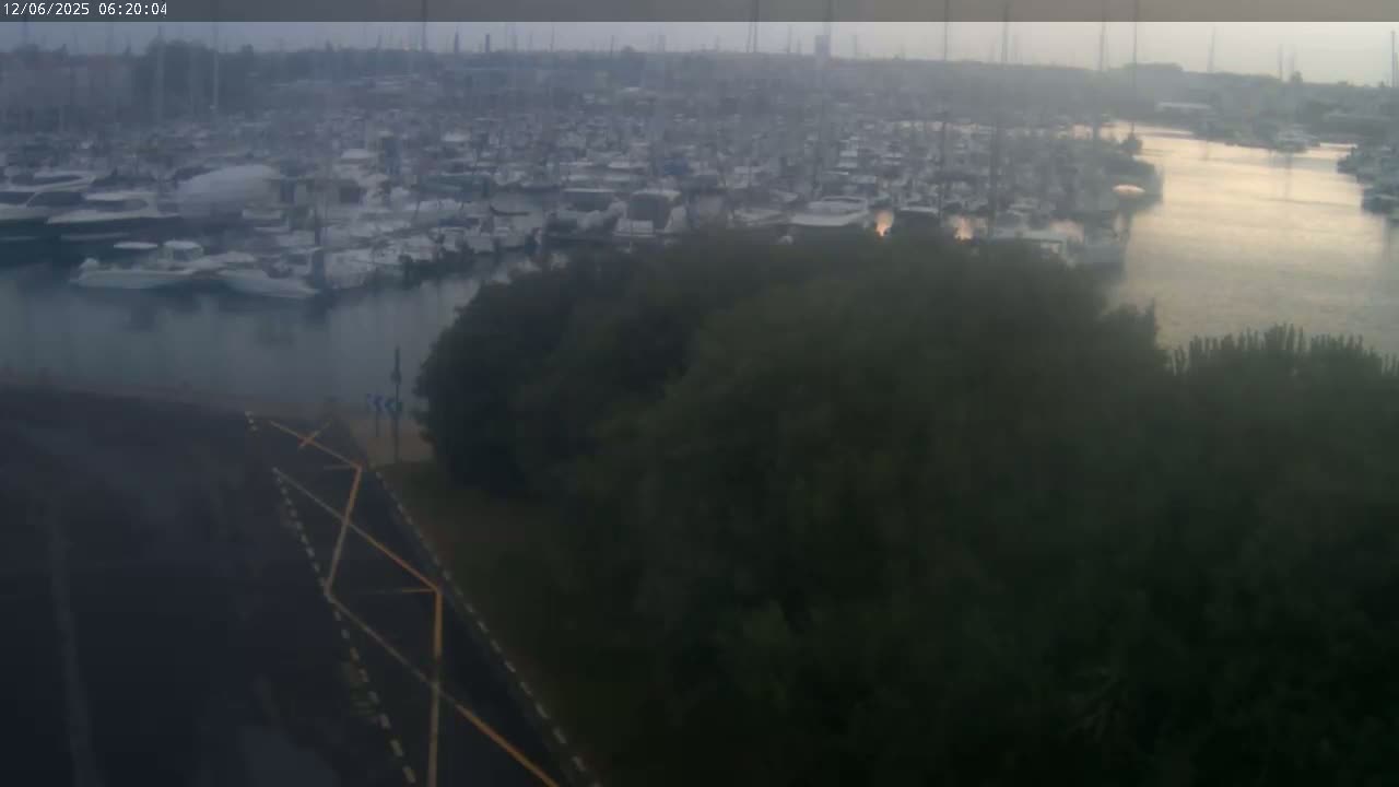 Les Sables-d'Olonne City & Port de Plaisance Olona Port Live Cam - Les Sables-d'Olonne, Vendée, Pays de la Loire, France