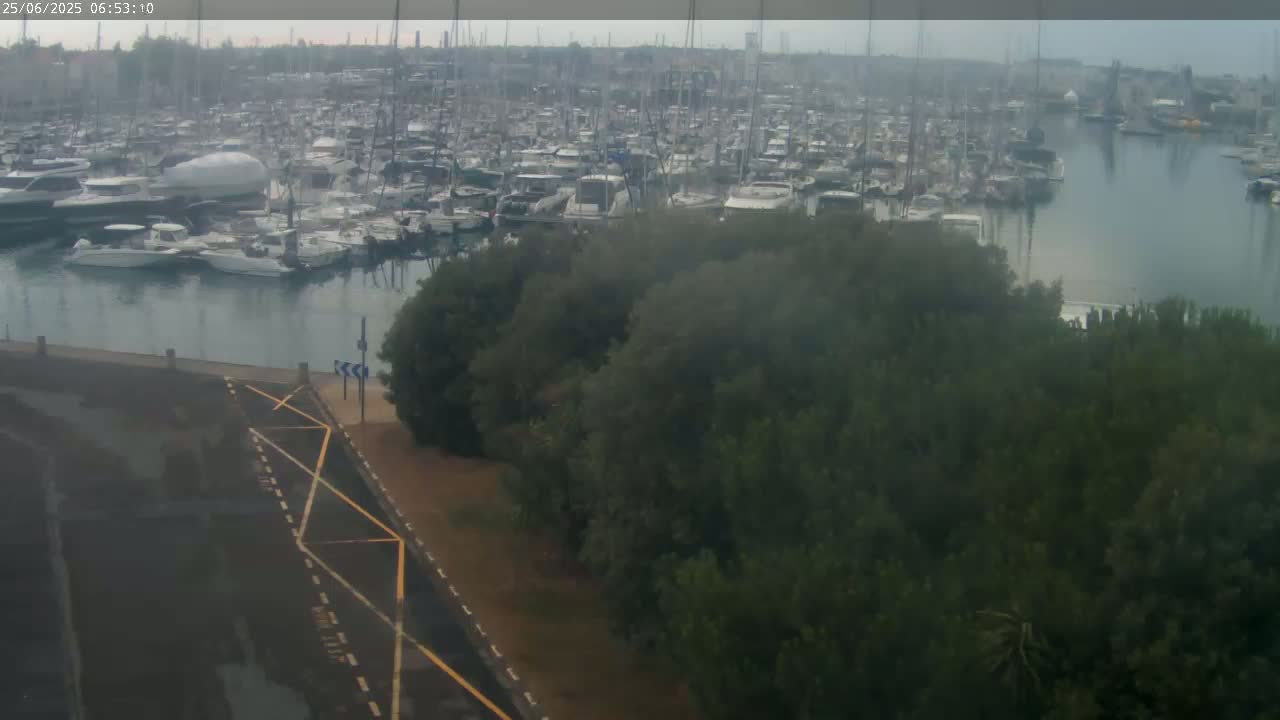 Les Sables-d'Olonne City & Port de Plaisance Olona Port Live Cam - Les Sables-d'Olonne, Vendée, Pays de la Loire, France