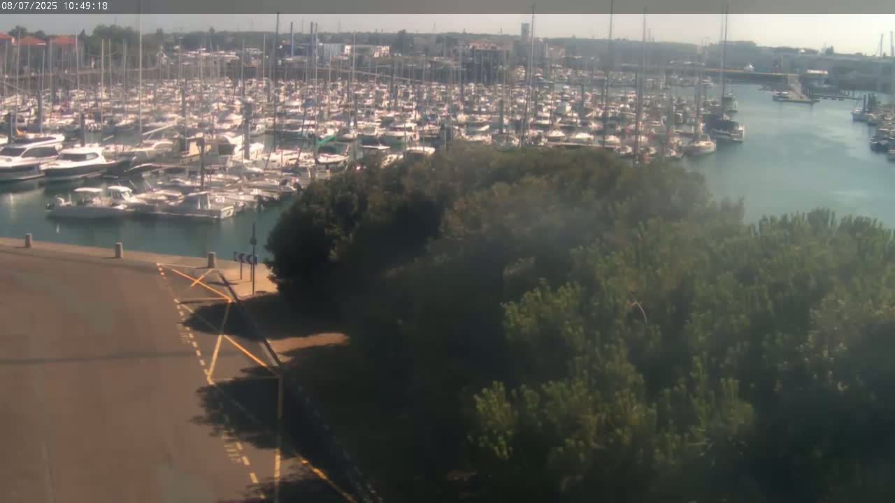 Les Sables-d'Olonne City & Port de Plaisance Olona Port Live Cam - Les Sables-d'Olonne, Vendée, Pays de la Loire, France