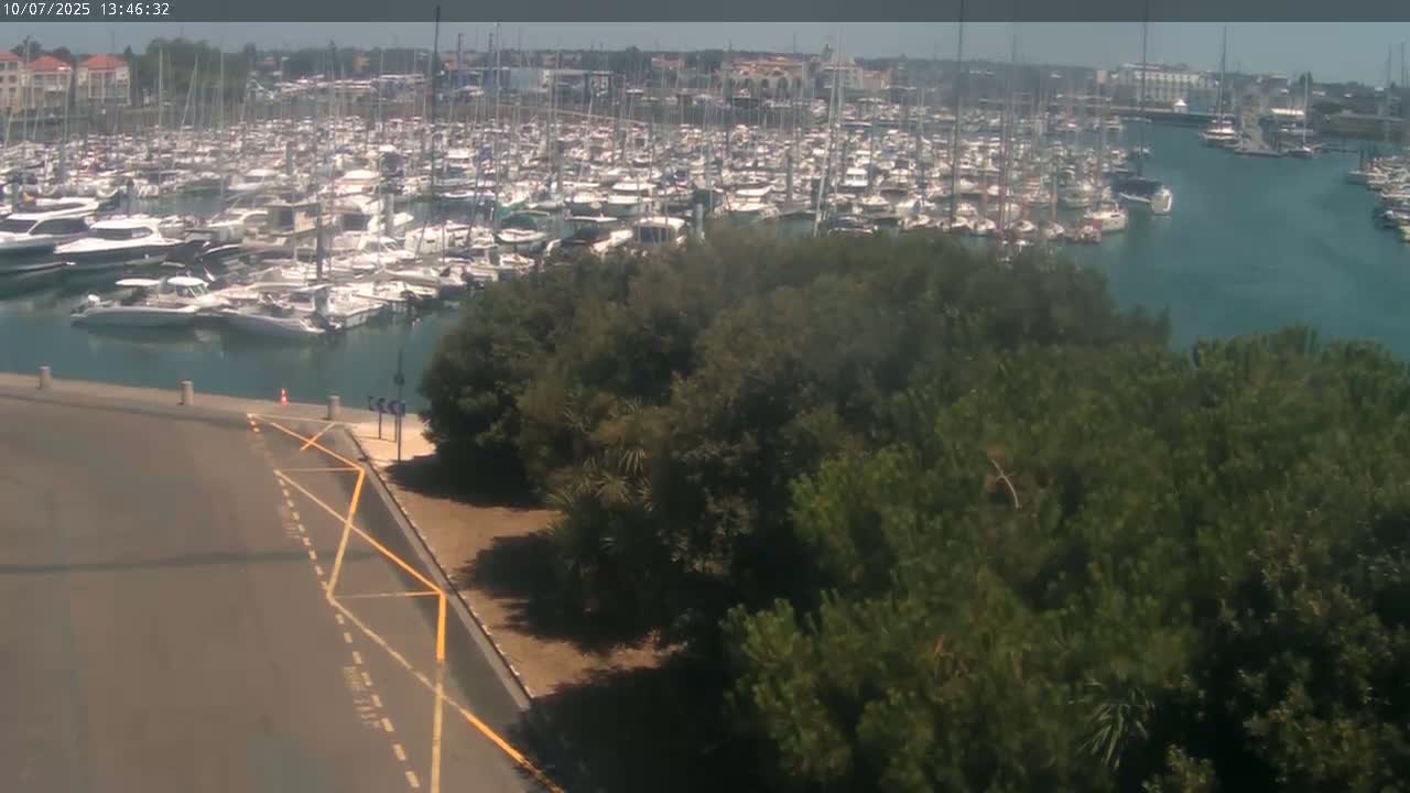 Les Sables-d'Olonne City & Port de Plaisance Olona Port Live Cam - Les Sables-d'Olonne, Vendée, Pays de la Loire, France