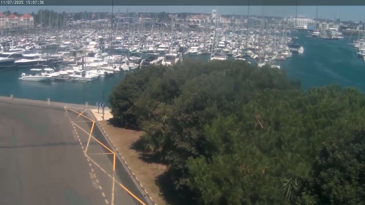Les Sables-d'Olonne City & Port de Plaisance Olona Port Live Cam - Les Sables-d'Olonne, Vendée, Pays de la Loire, France