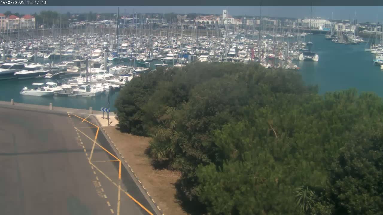 Les Sables-d'Olonne City & Port de Plaisance Olona Port Live Cam - Les Sables-d'Olonne, Vendée, Pays de la Loire, France