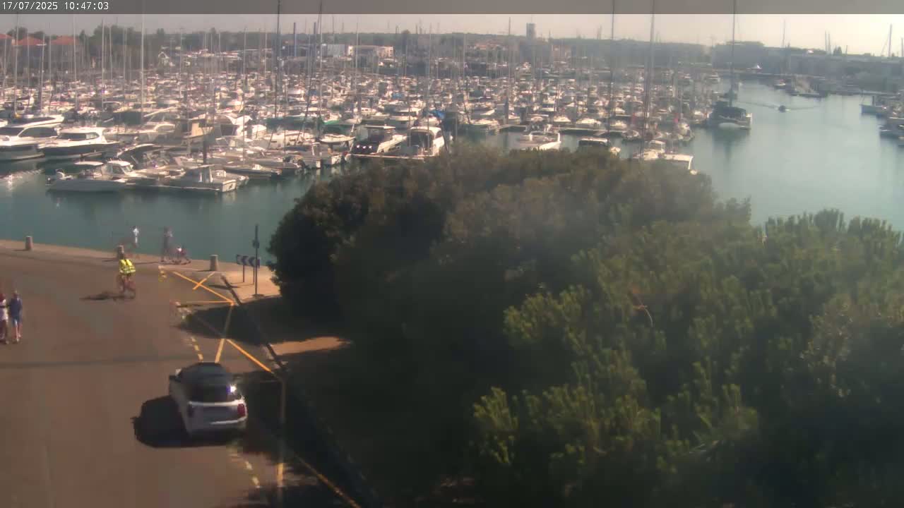Les Sables-d'Olonne City & Port de Plaisance Olona Port Live Cam - Les Sables-d'Olonne, Vendée, Pays de la Loire, France