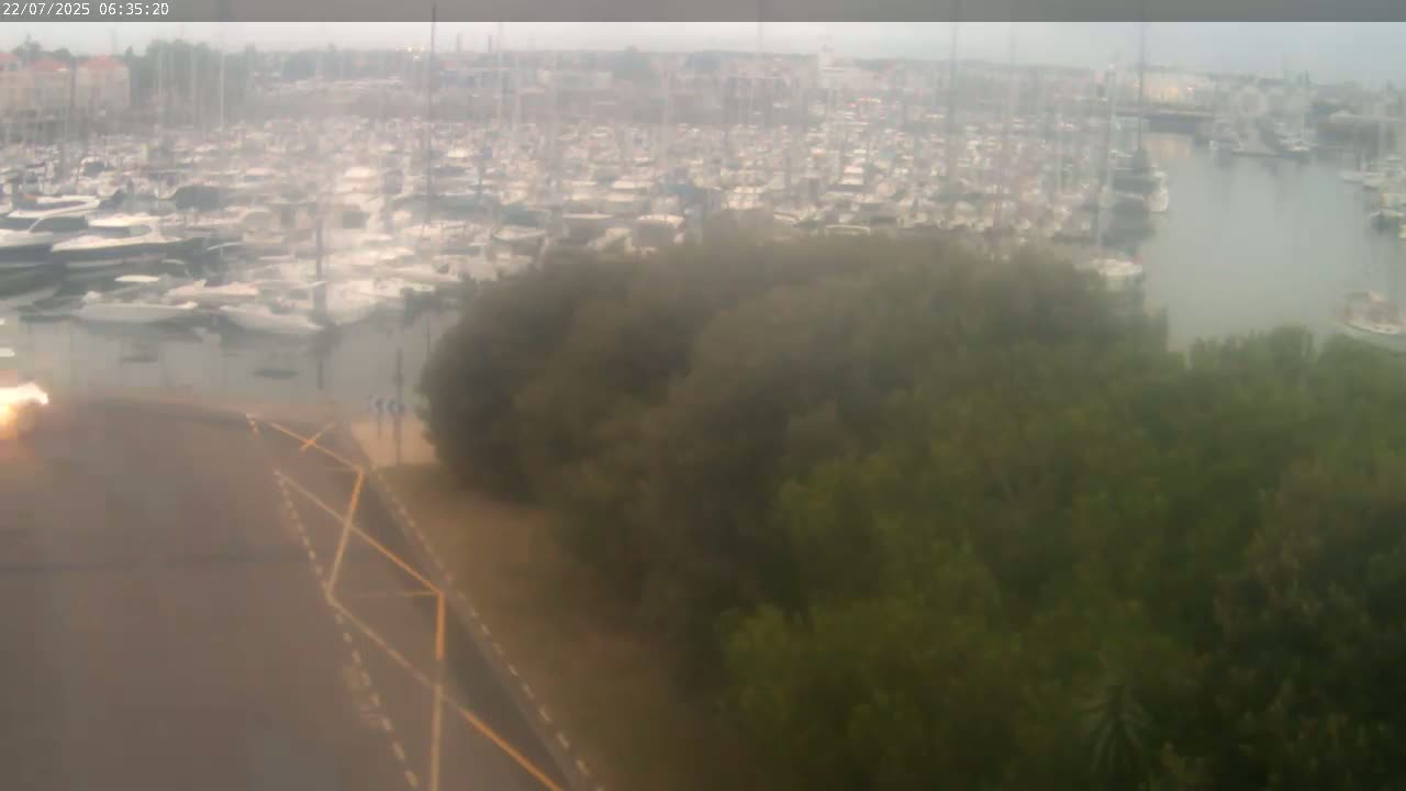 Les Sables-d'Olonne City & Port de Plaisance Olona Port Live Cam - Les Sables-d'Olonne, Vendée, Pays de la Loire, France