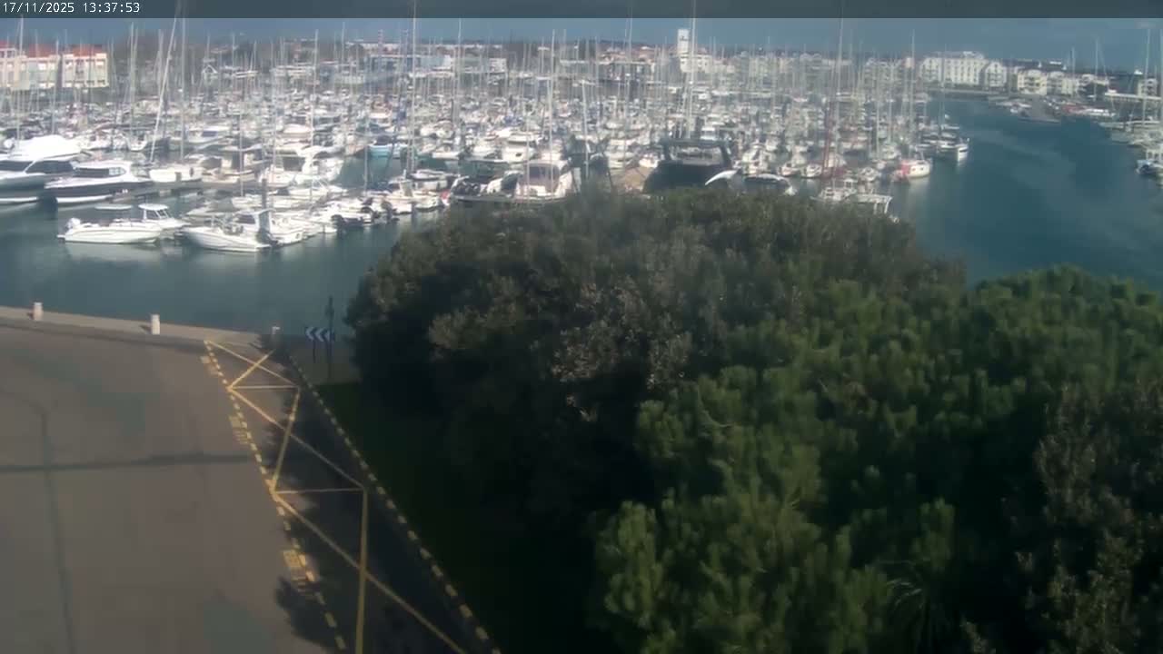 Les Sables-d'Olonne City & Port de Plaisance Olona Port Live Cam - Les Sables-d'Olonne, Vendée, Pays de la Loire, France