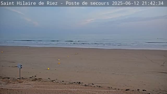 Saint-Hilaire-de-Riez,  Plage des Soxiante Bornes-Salins-Becs-Mouttes-Pege Beaches Live Cam - 	Les Sables-d'Olonne, Vendée, Pays de la Loire, France