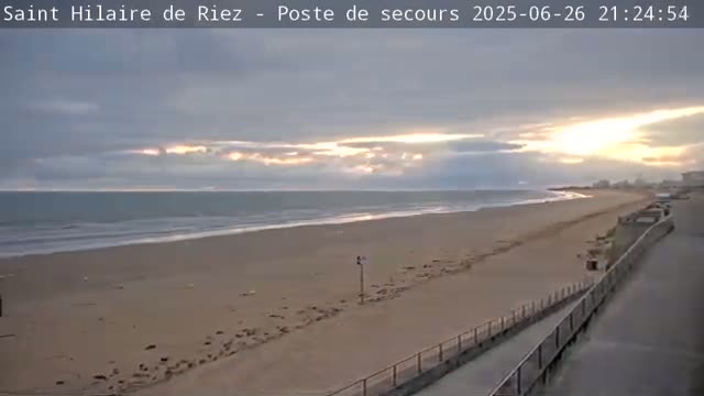 Saint-Hilaire-de-Riez,  Plage des Soxiante Bornes-Salins-Becs-Mouttes-Pege Beaches Live Cam - 	Les Sables-d'Olonne, Vendée, Pays de la Loire, France