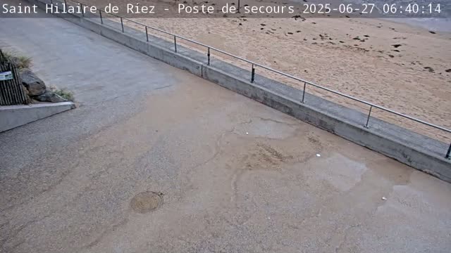 Saint-Hilaire-de-Riez,  Plage des Soxiante Bornes-Salins-Becs-Mouttes-Pege Beaches Live Cam - 	Les Sables-d'Olonne, Vendée, Pays de la Loire, France