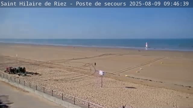 Saint-Hilaire-de-Riez,  Plage des Soxiante Bornes-Salins-Becs-Mouttes-Pege Beaches Live Cam - 	Les Sables-d'Olonne, Vendée, Pays de la Loire, France