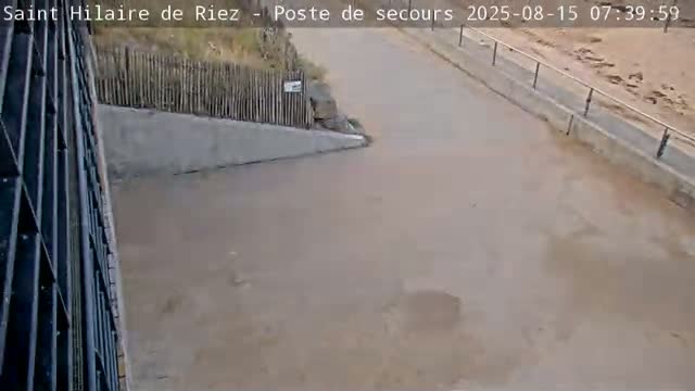 Saint-Hilaire-de-Riez,  Plage des Soxiante Bornes-Salins-Becs-Mouttes-Pege Beaches Live Cam - 	Les Sables-d'Olonne, Vendée, Pays de la Loire, France