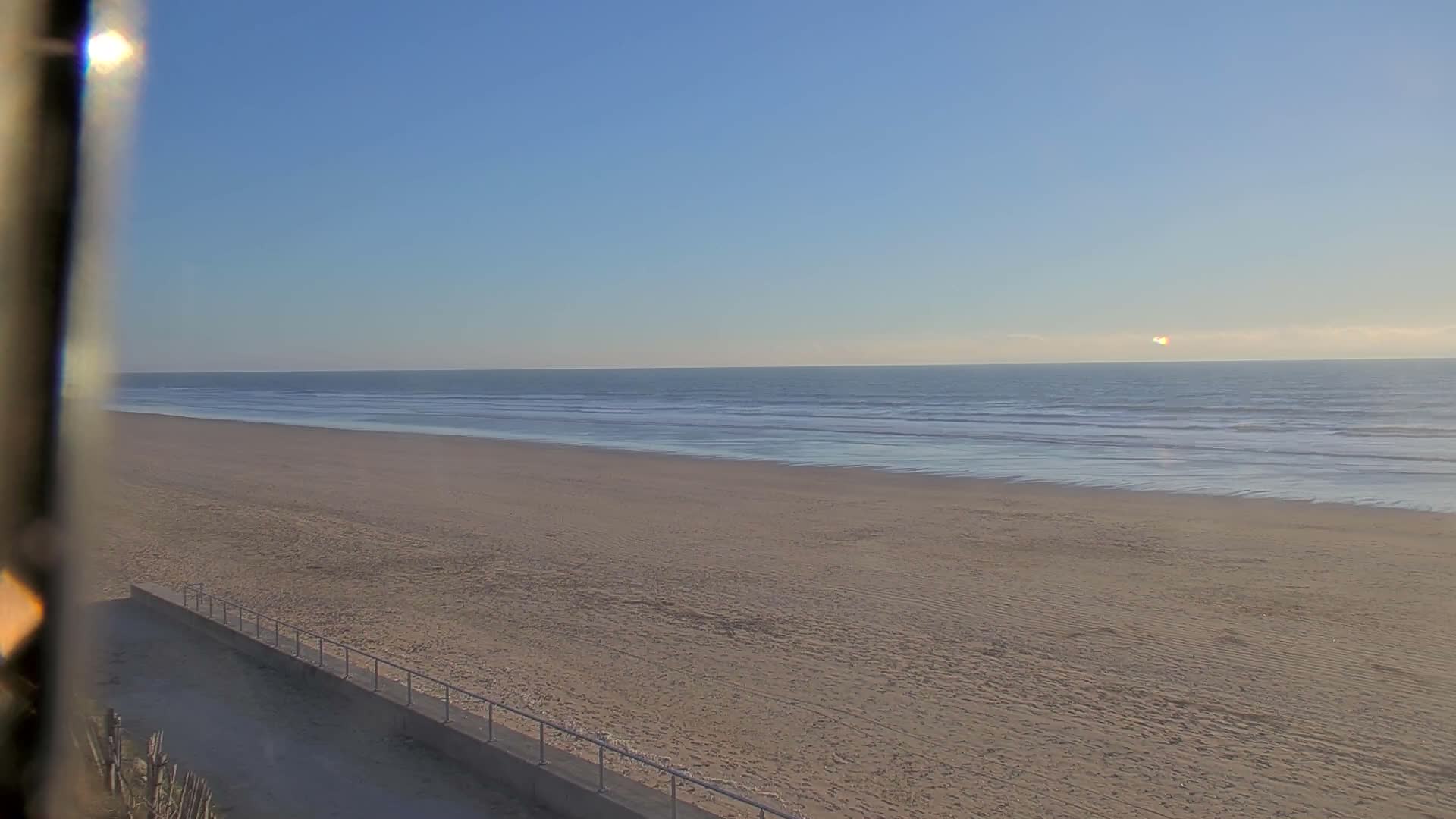 Saint-Hilaire-de-Riez,  Plage des Soxiante Bornes-Salins-Becs-Mouttes-Pege Beaches Live Cam - 	Les Sables-d'Olonne, Vendée, Pays de la Loire, France
