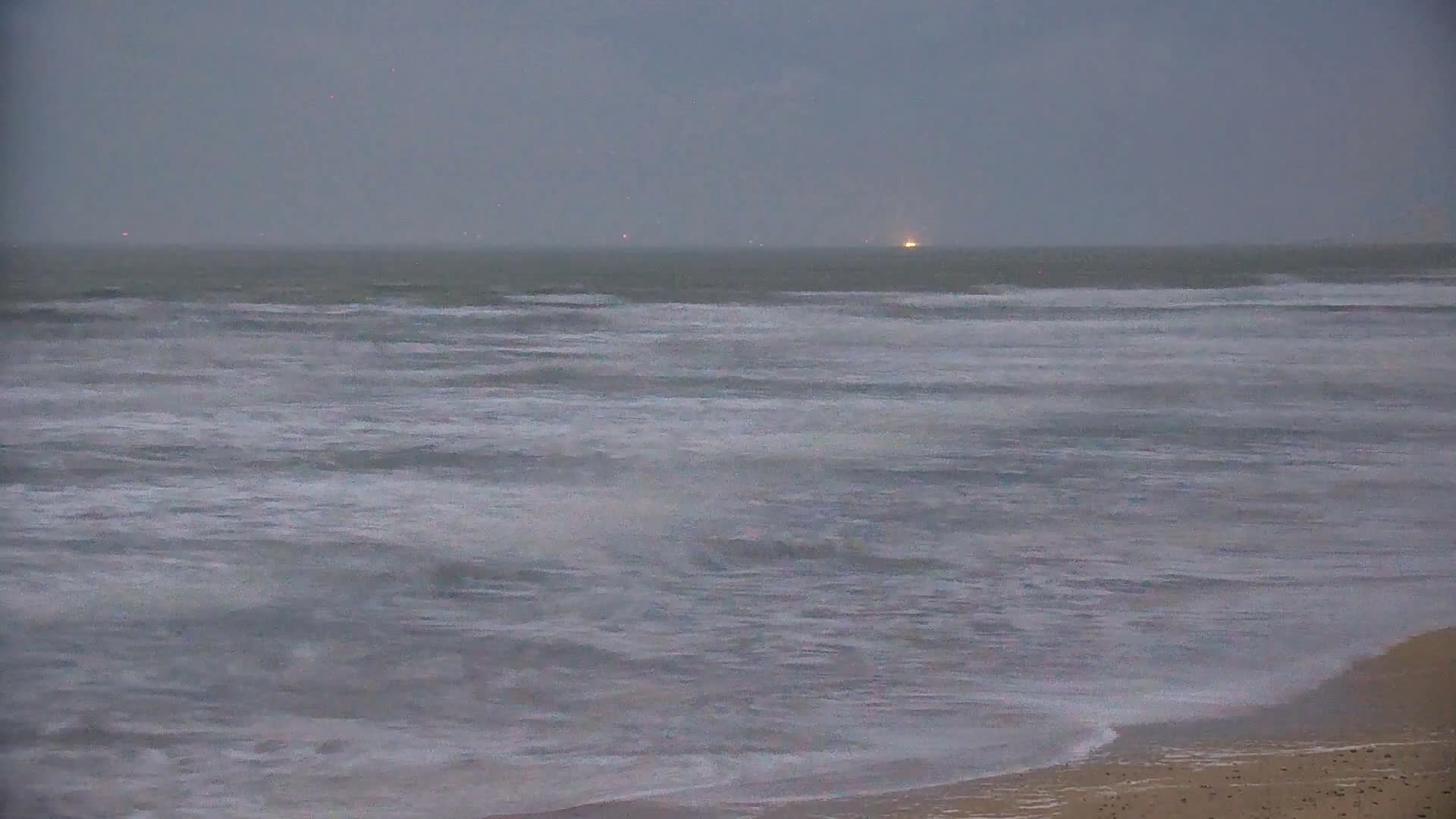 Saint-Hilaire-de-Riez,  Plage des Soxiante Bornes-Salins-Becs-Mouttes-Pege Beaches Live Cam - Les Sables-d'Olonne, Vendée, Pays de la Loire, France