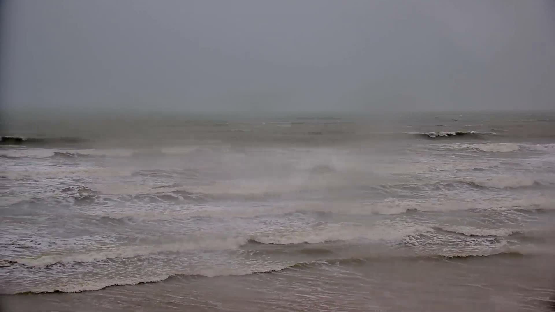 Saint-Hilaire-de-Riez,  Plage des Soxiante Bornes-Salins-Becs-Mouttes-Pege Beaches Live Cam - Les Sables-d'Olonne, Vendée, Pays de la Loire, France