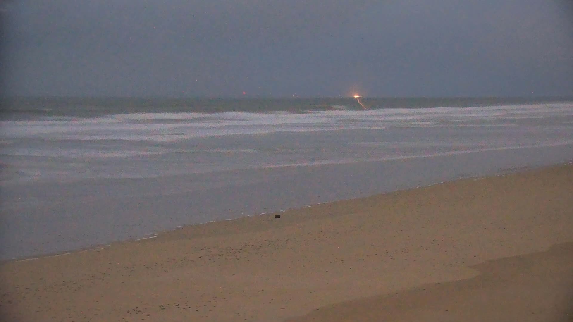 Saint-Hilaire-de-Riez,  Plage des Soxiante Bornes-Salins-Becs-Mouttes-Pege Beaches Live Cam - Les Sables-d'Olonne, Vendée, Pays de la Loire, France
