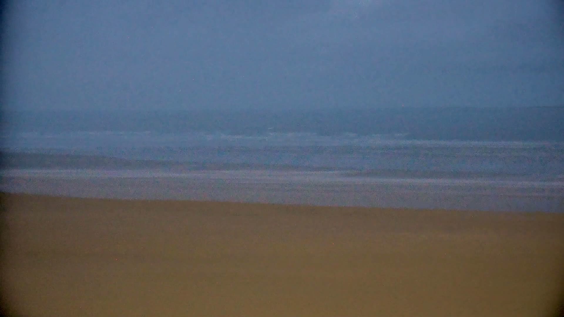 Saint-Hilaire-de-Riez,  Plage des Soxiante Bornes-Salins-Becs-Mouttes-Pege Beaches Live Cam - Les Sables-d'Olonne, Vendée, Pays de la Loire, France