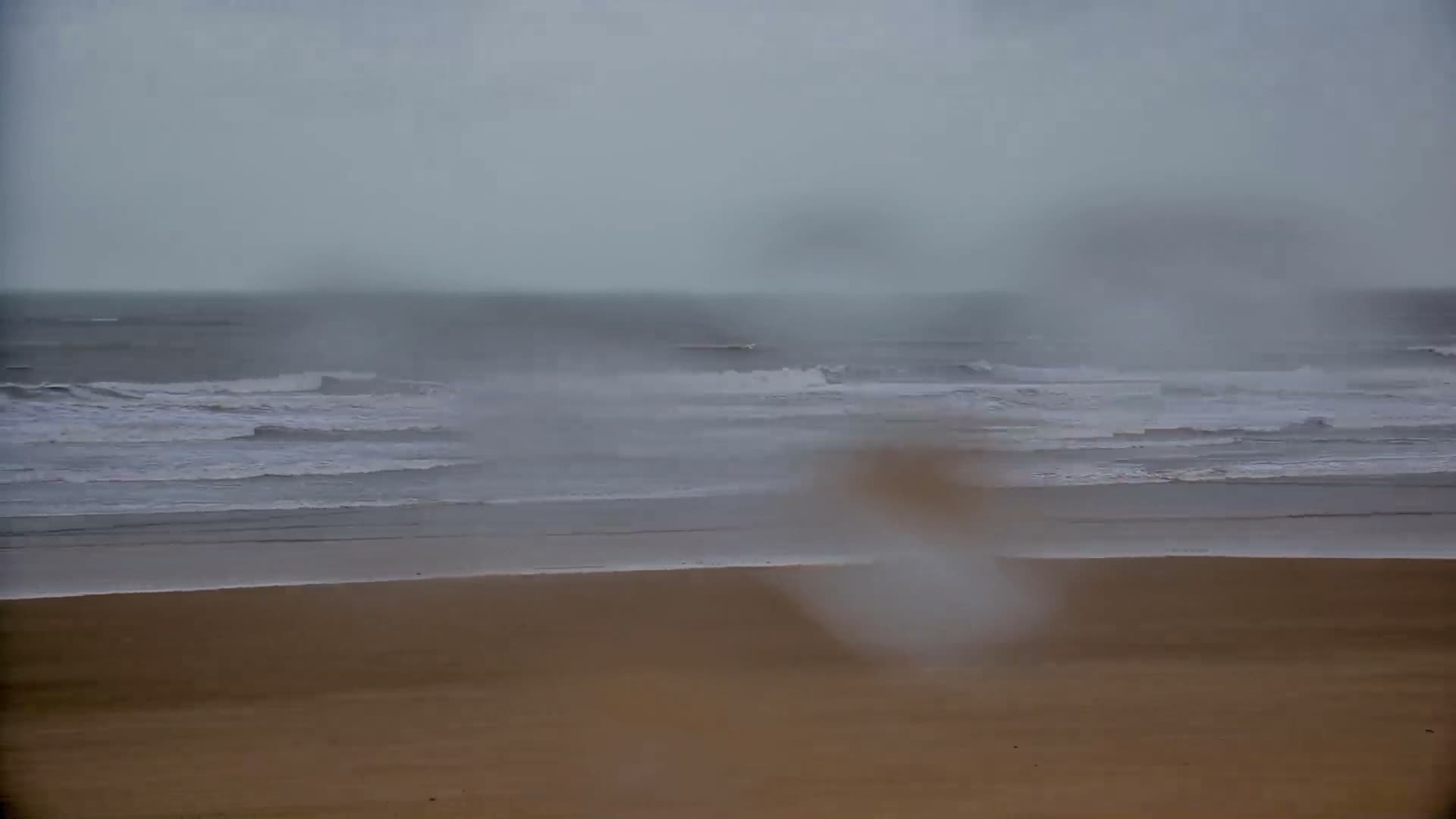 Saint-Hilaire-de-Riez,  Plage des Soxiante Bornes-Salins-Becs-Mouttes-Pege Beaches Live Cam - Les Sables-d'Olonne, Vendée, Pays de la Loire, France