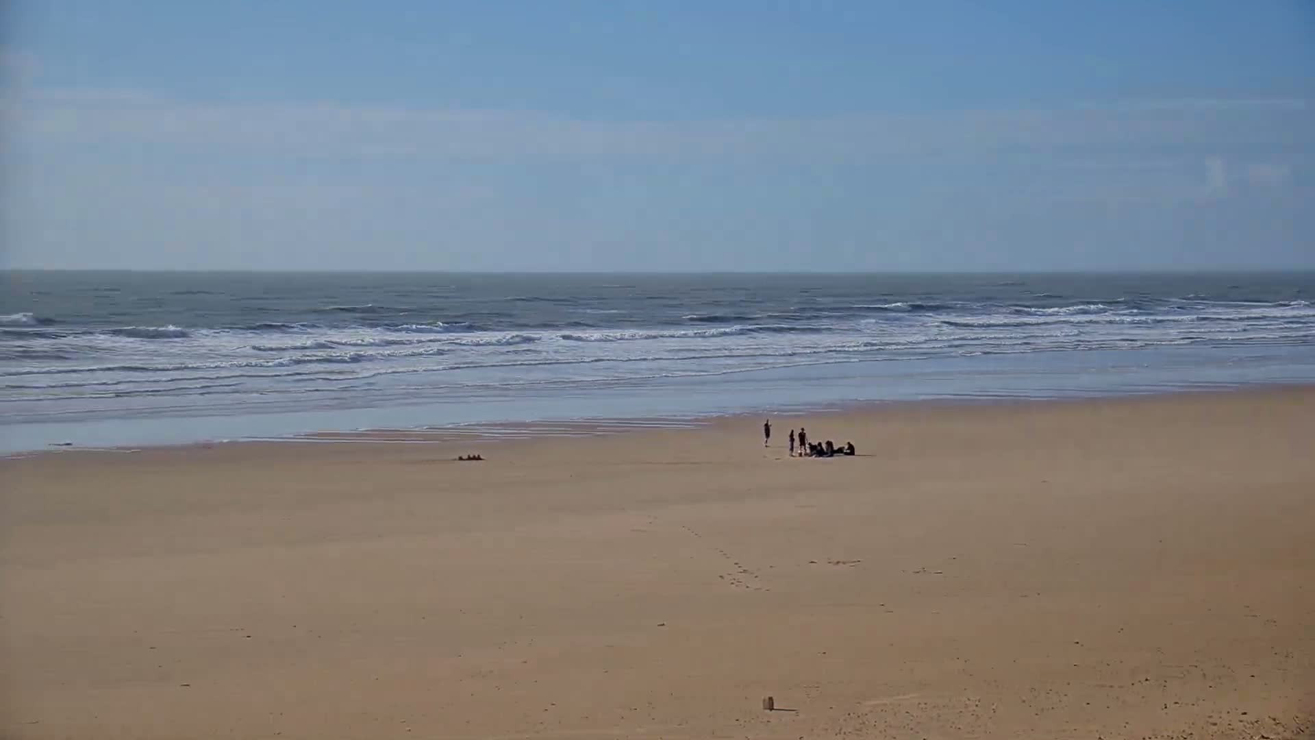 Saint-Hilaire-de-Riez,  Plage des Soxiante Bornes-Salins-Becs-Mouttes-Pege Beaches Live Cam - Les Sables-d'Olonne, Vendée, Pays de la Loire, France