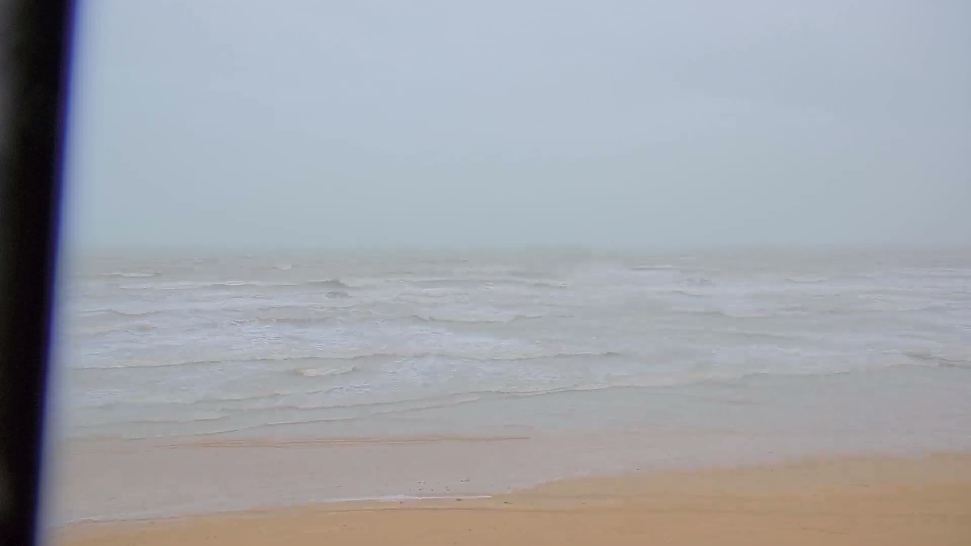 Saint-Hilaire-de-Riez,  Plage des Soxiante Bornes-Salins-Becs-Mouttes-Pege Beaches Live Cam - Les Sables-d'Olonne, Vendée, Pays de la Loire, France