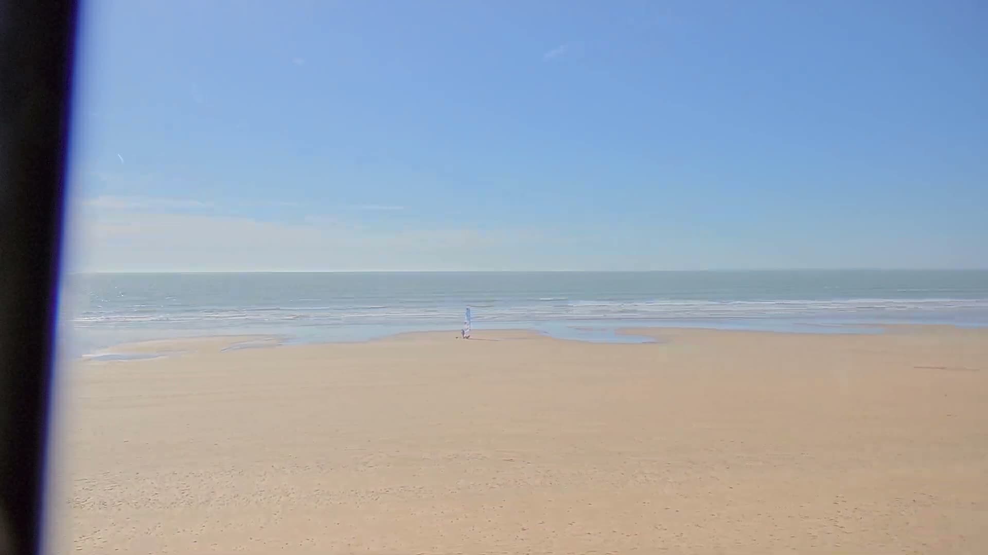 Saint-Hilaire-de-Riez,  Plage des Soxiante Bornes-Salins-Becs-Mouttes-Pege Beaches Live Cam - Les Sables-d'Olonne, Vendée, Pays de la Loire, France