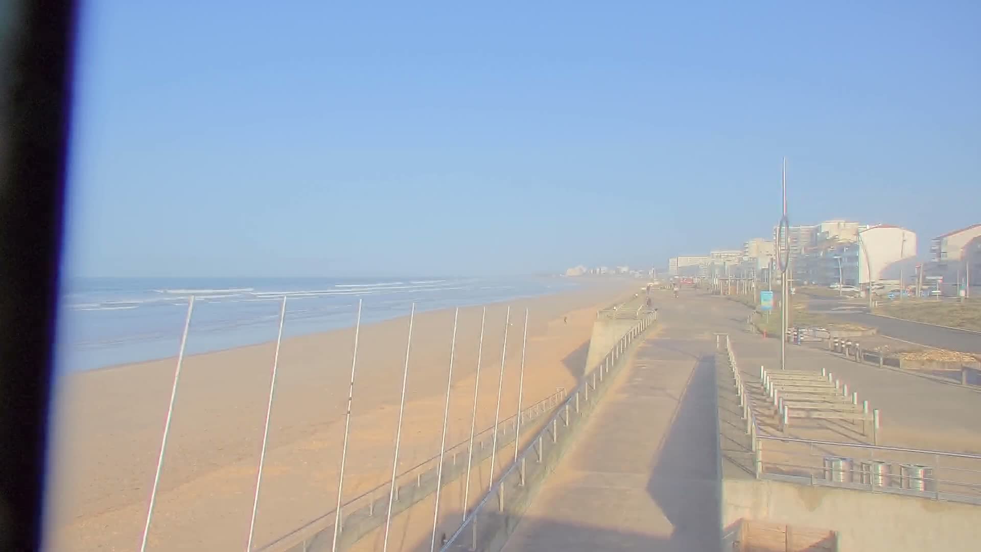 Saint-Hilaire-de-Riez,  Plage des Soxiante Bornes-Salins-Becs-Mouttes-Pege Beaches Live Cam - Les Sables-d'Olonne, Vendée, Pays de la Loire, France