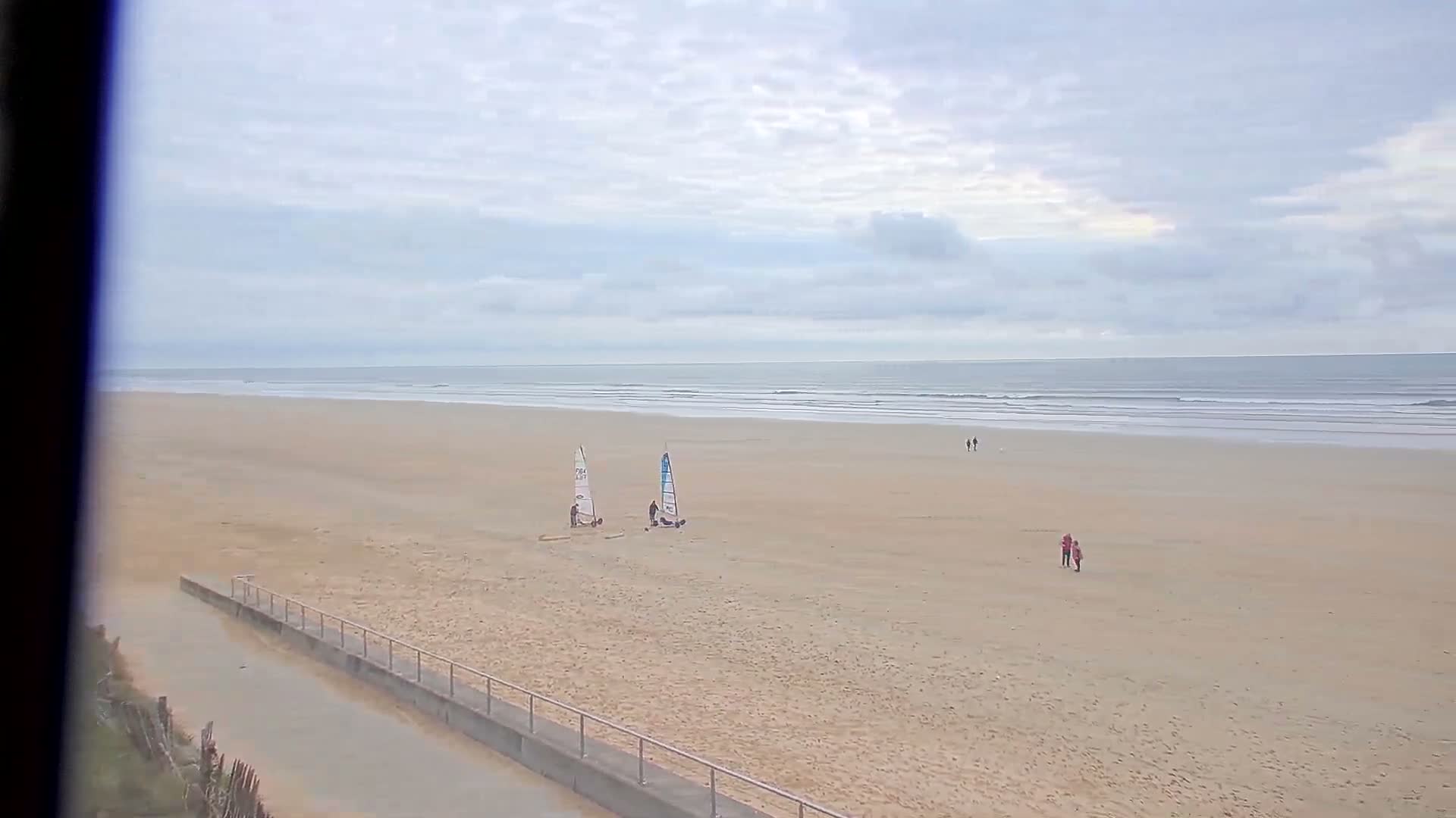 Saint-Hilaire-de-Riez,  Plage des Soxiante Bornes-Salins-Becs-Mouttes-Pege Beaches Live Cam - Les Sables-d'Olonne, Vendée, Pays de la Loire, France