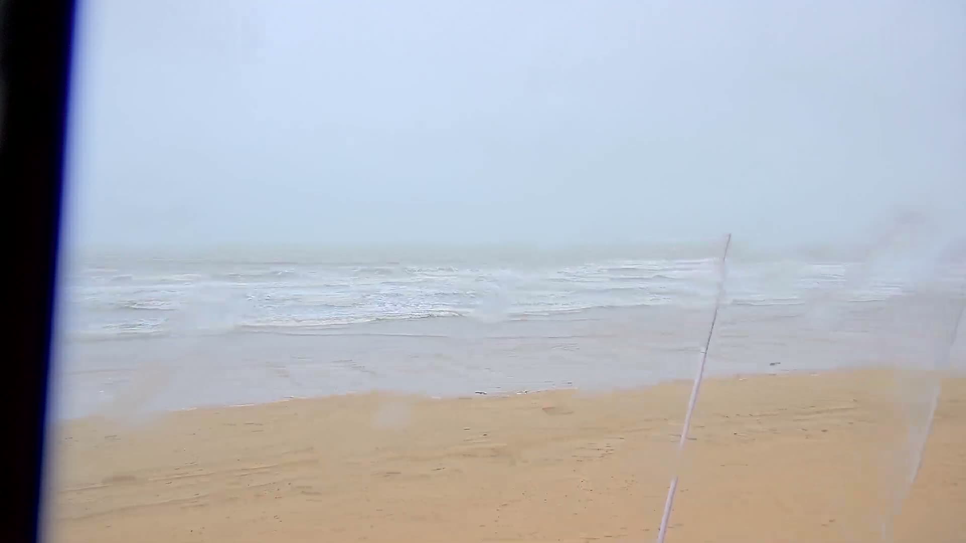 Saint-Hilaire-de-Riez,  Plage des Soxiante Bornes-Salins-Becs-Mouttes-Pege Beaches Live Cam - Les Sables-d'Olonne, Vendée, Pays de la Loire, France