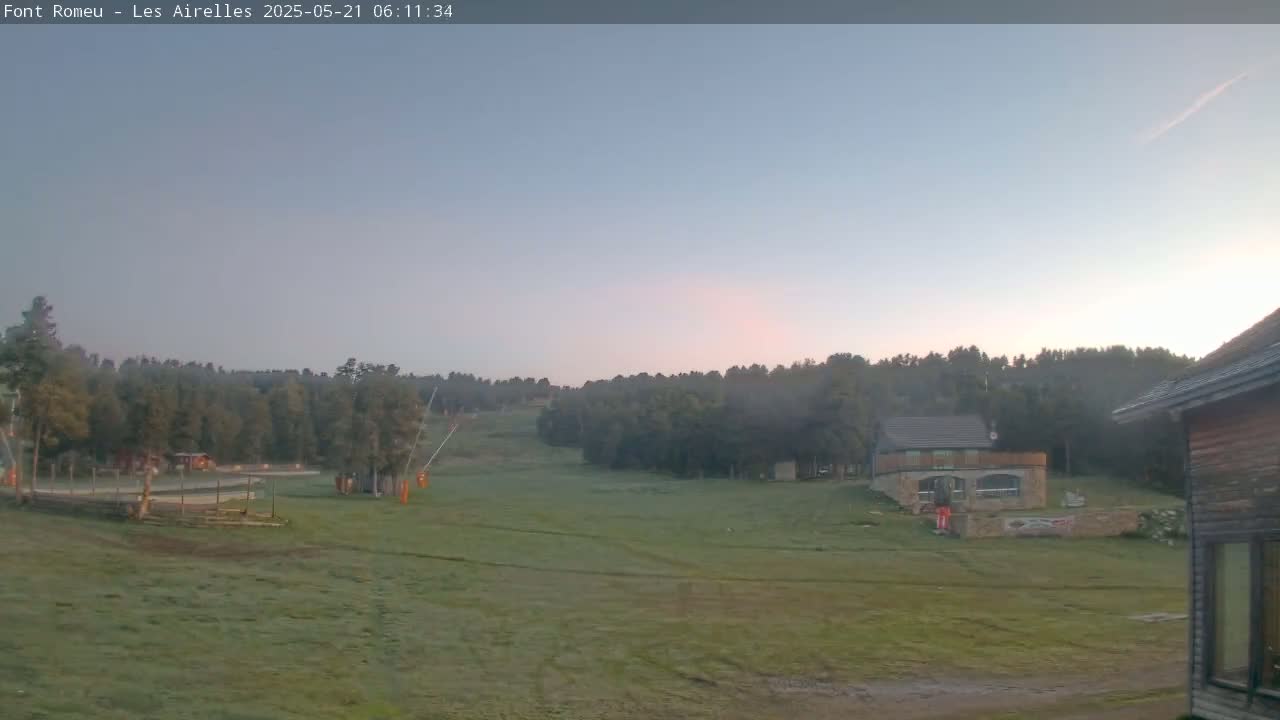 Font Romeu Pyrenees 2000 m Les Airelles Ski Slopes Live Cam - Prades, Pyrenees-Orientales, Occitanie, France