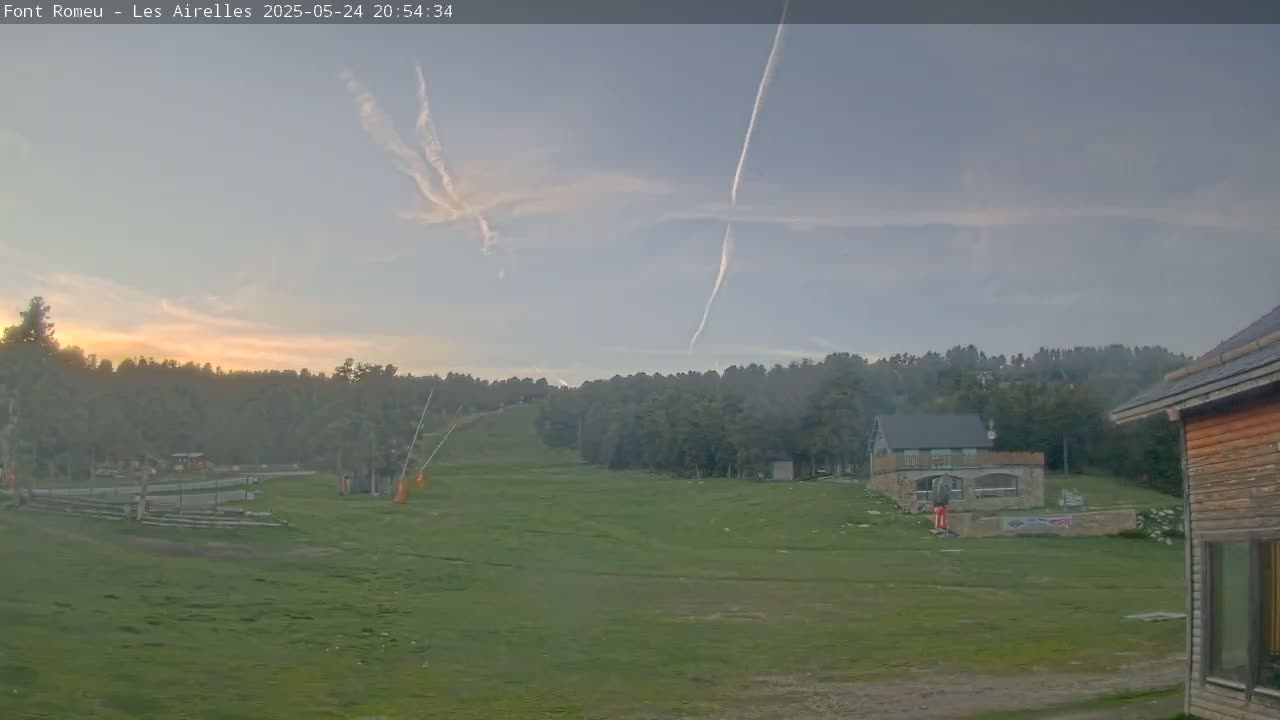 Font Romeu Pyrenees 2000 m Les Airelles Ski Slopes Live Cam - Prades, Pyrenees-Orientales, Occitanie, France