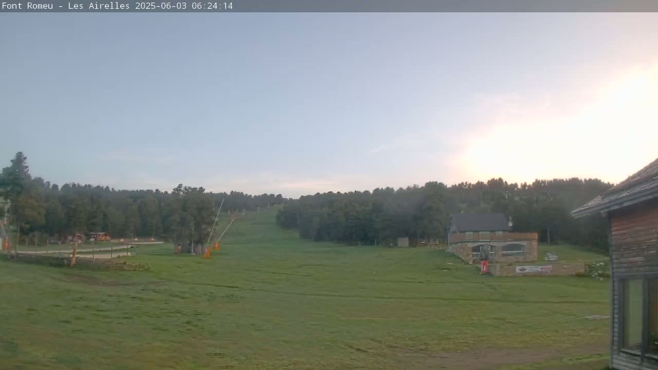 Font Romeu Pyrenees 2000 m Les Airelles Ski Slopes Live Cam - Prades, Pyrenees-Orientales, Occitanie, France