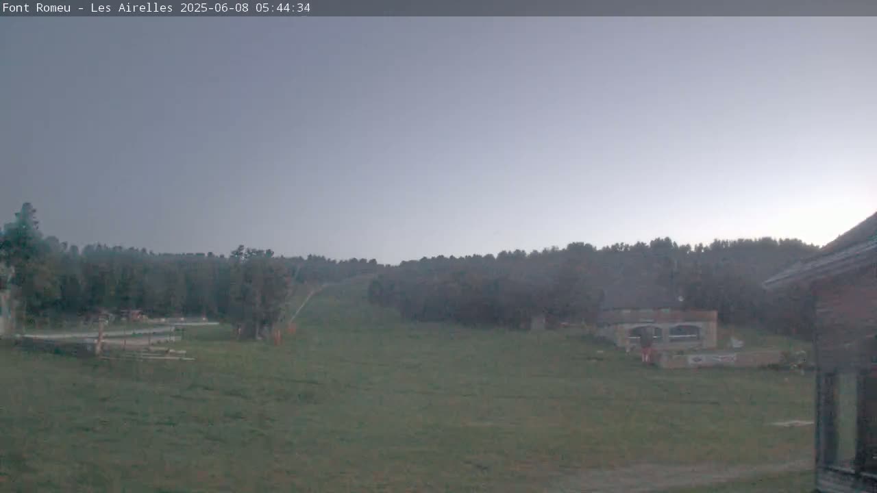 Font Romeu Pyrenees 2000 m Les Airelles Ski Slopes Live Cam - Prades, Pyrenees-Orientales, Occitanie, France
