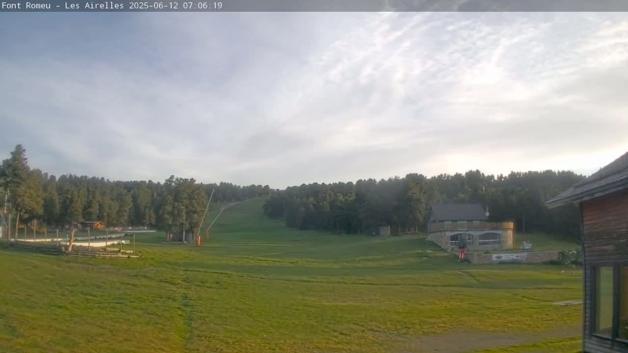 Font Romeu Pyrenees 2000 m Les Airelles Ski Slopes Live Cam - Prades, Pyrenees-Orientales, Occitanie, France