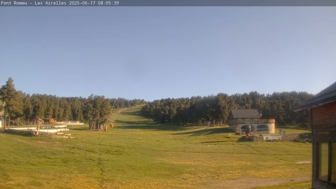 Font Romeu Pyrenees 2000 m Les Airelles Ski Slopes Live Cam - Prades, Pyrenees-Orientales, Occitanie, France