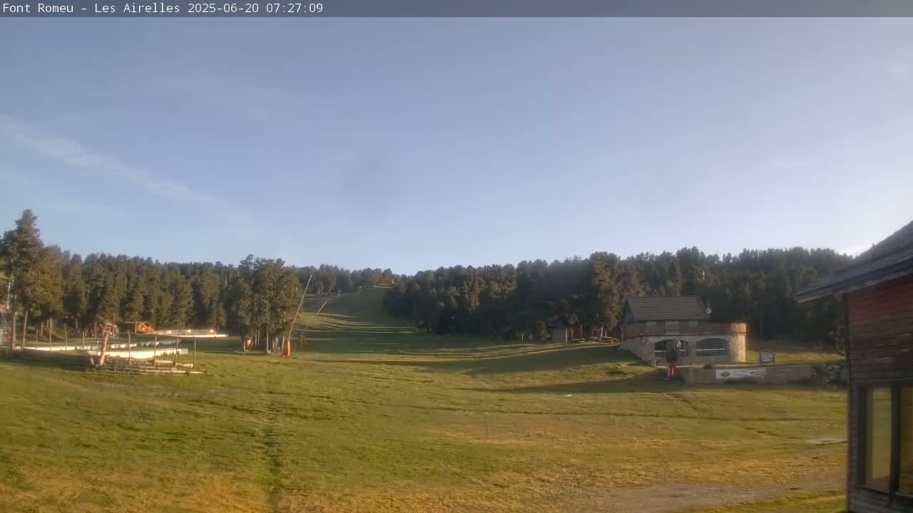 Font Romeu Pyrenees 2000 m Les Airelles Ski Slopes Live Cam - Prades, Pyrenees-Orientales, Occitanie, France