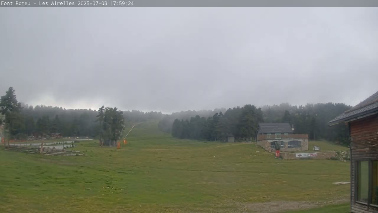Font Romeu Pyrenees 2000 m Les Airelles Ski Slopes Live Cam - Prades, Pyrenees-Orientales, Occitanie, France
