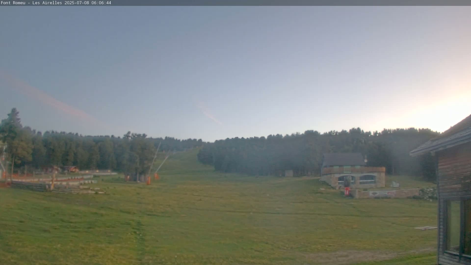 Font Romeu Pyrenees 2000 m Les Airelles Ski Slopes Live Cam - Prades, Pyrenees-Orientales, Occitanie, France