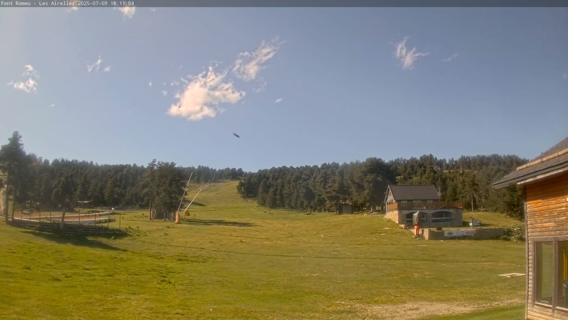 Font Romeu Pyrenees 2000 m Les Airelles Ski Slopes Live Cam - Prades, Pyrenees-Orientales, Occitanie, France
