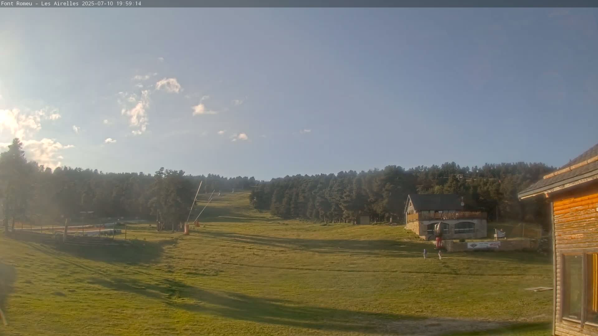 Font Romeu Pyrenees 2000 m Les Airelles Ski Slopes Live Cam - Prades, Pyrenees-Orientales, Occitanie, France