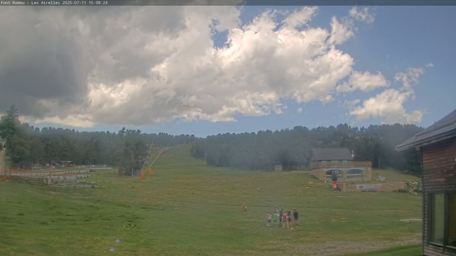Font Romeu Pyrenees 2000 m Les Airelles Ski Slopes Live Cam - Prades, Pyrenees-Orientales, Occitanie, France