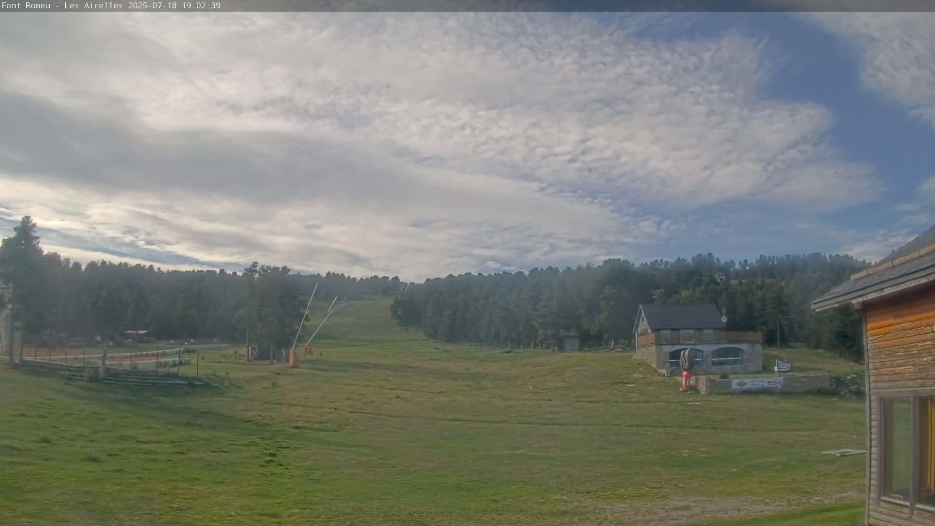 Font Romeu Pyrenees 2000 m Les Airelles Ski Slopes Live Cam - Prades, Pyrenees-Orientales, Occitanie, France