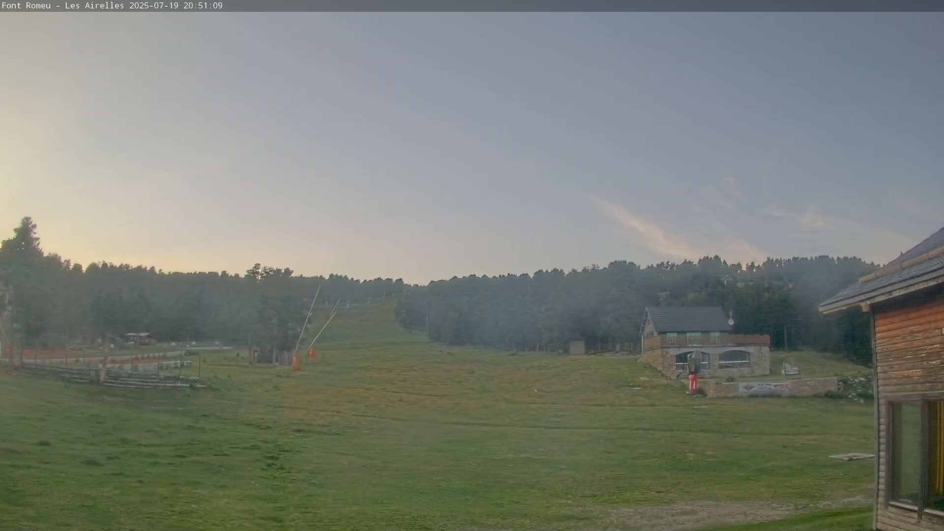 Font Romeu Pyrenees 2000 m Les Airelles Ski Slopes Live Cam - Prades, Pyrenees-Orientales, Occitanie, France