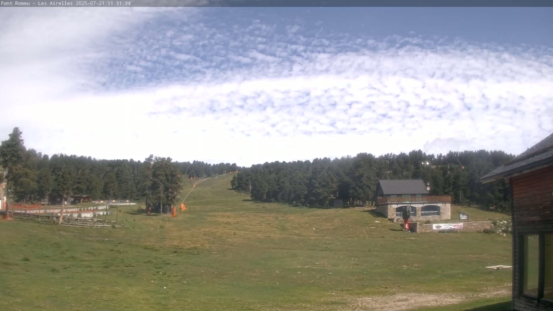 Font Romeu Pyrenees 2000 m Les Airelles Ski Slopes Live Cam - Prades, Pyrenees-Orientales, Occitanie, France