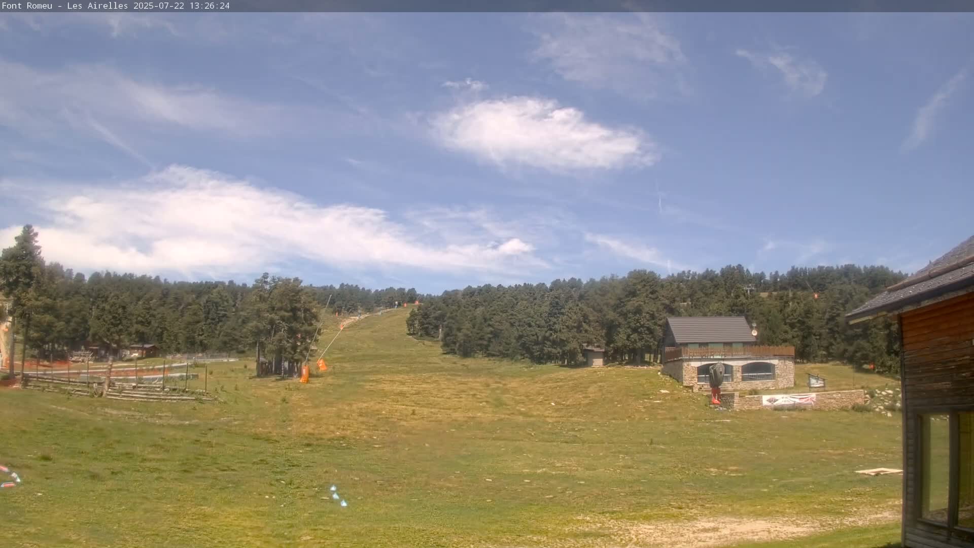 Font Romeu Pyrenees 2000 m Les Airelles Ski Slopes Live Cam - Prades, Pyrenees-Orientales, Occitanie, France