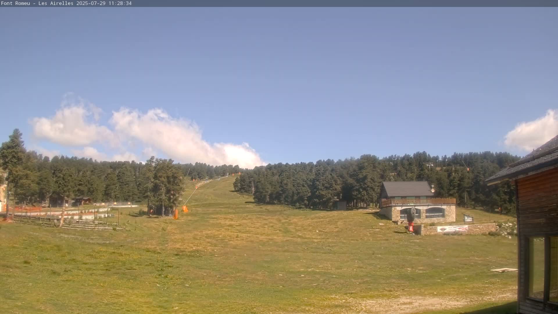 Font Romeu Pyrenees 2000 m Les Airelles Ski Slopes Live Cam - Prades, Pyrenees-Orientales, Occitanie, France