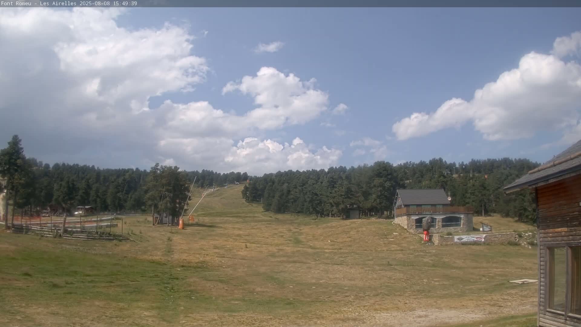 Font Romeu Pyrenees 2000 m Les Airelles Ski Slopes Live Cam - Prades, Pyrenees-Orientales, Occitanie, France