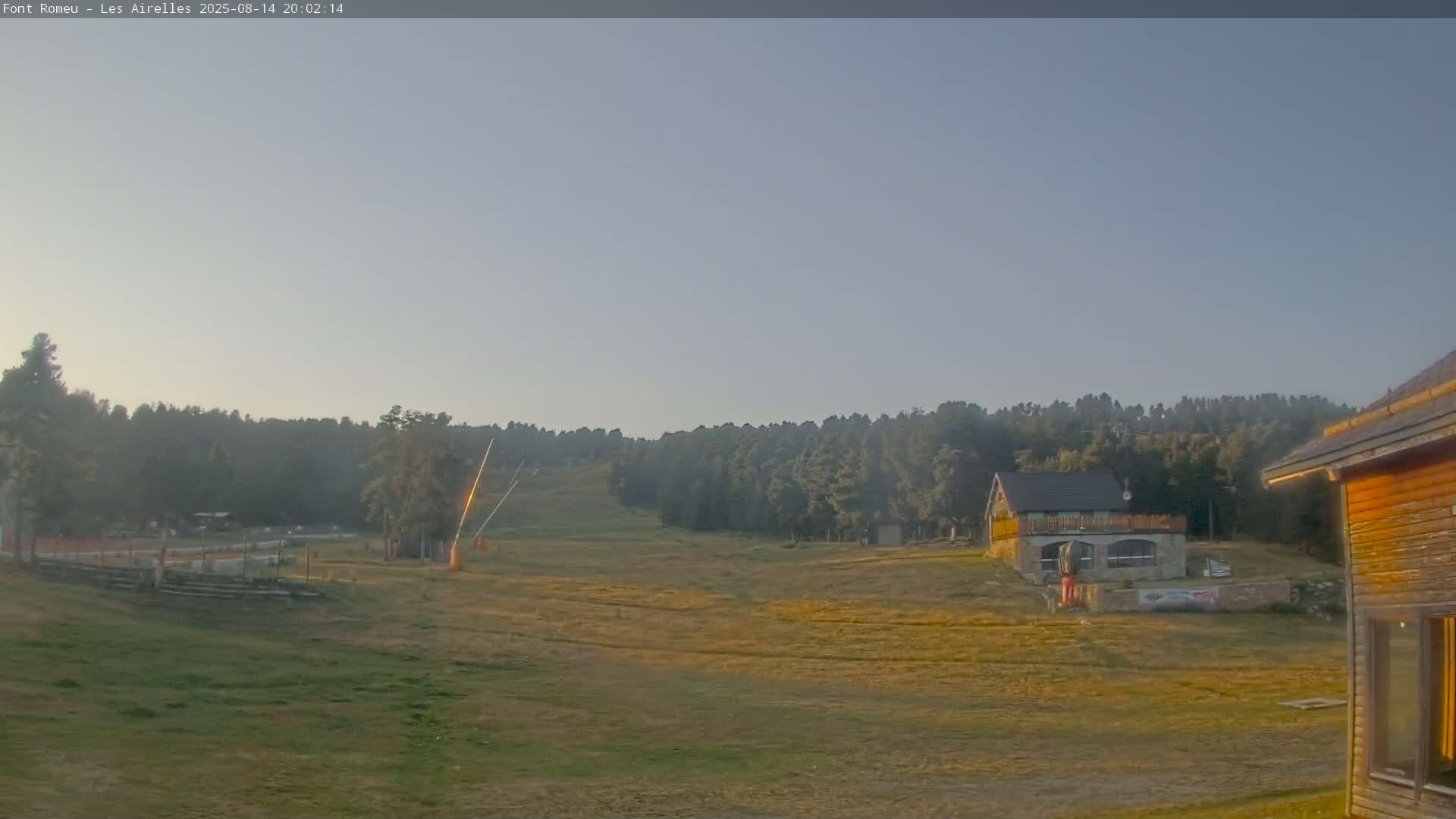 Font Romeu Pyrenees 2000 m Les Airelles Ski Slopes Live Cam - Prades, Pyrenees-Orientales, Occitanie, France