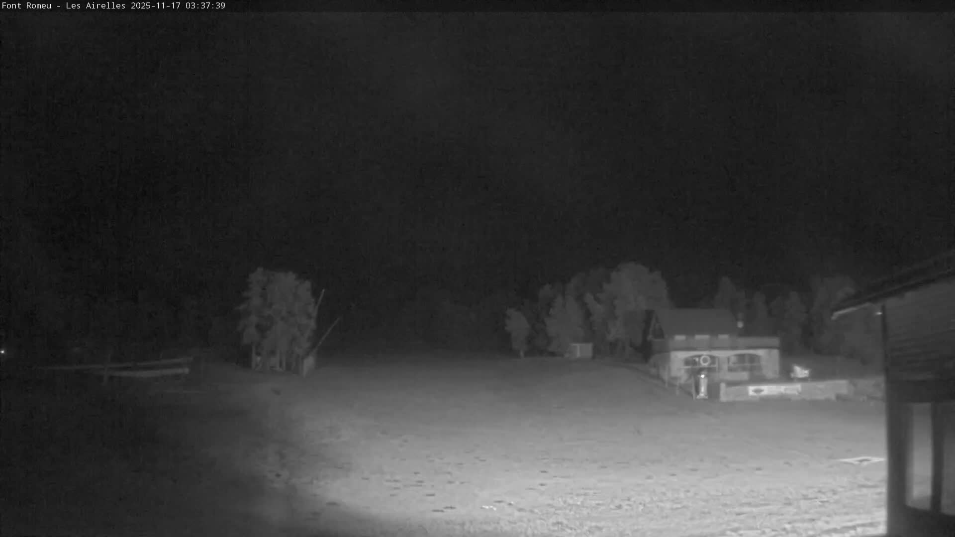 Font Romeu Pyrenees 2000 m Les Airelles Ski Slopes Live Cam - Prades, Pyrenees-Orientales, Occitanie, France