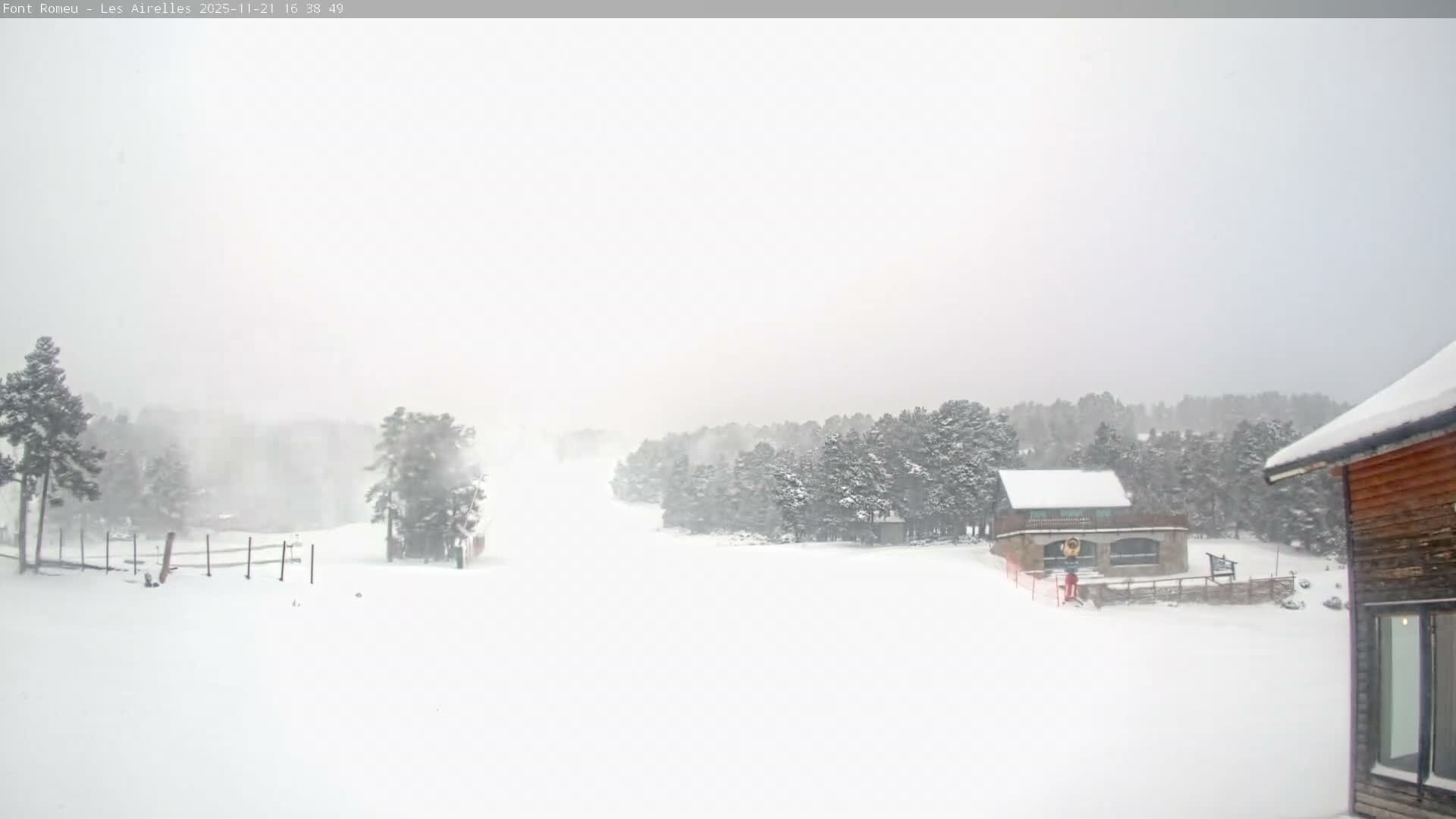 Font Romeu Pyrenees 2000 m Les Airelles Ski Slopes Live Cam - Prades, Pyrenees-Orientales, Occitanie, France